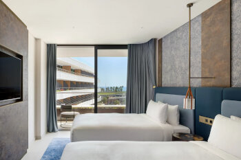 Captivate Twin Marina View, at SLS Barcelona