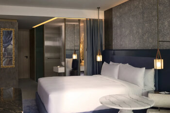 Captivate King Marina View, at SLS Barcelona