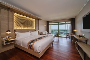 1 King Bed Ocean View Room, at Hilton Hotel Tahiti