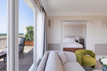 Suite Prince De Conde, at InterContinental Chantilly Chateau Mont Royal
