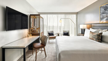 Deluxe Room King, at Omni Tempe at ASU