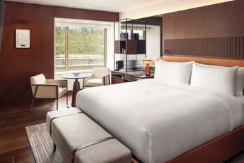 Signature River View 1 King, at Fairmont Golden Prague