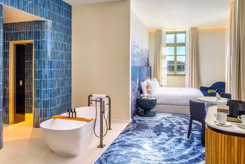 1 King Studio Suite Danube View, at Kimpton BEM Budapest