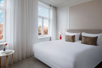 Deluxe Room with Canal View, at Tivoli Doelen Amsterdam
