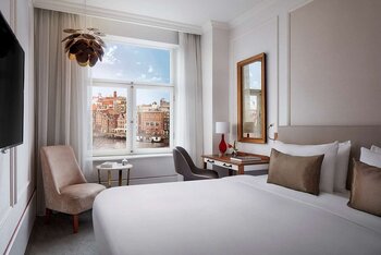 Superior Room Canal View, at Tivoli Doelen Amsterdam