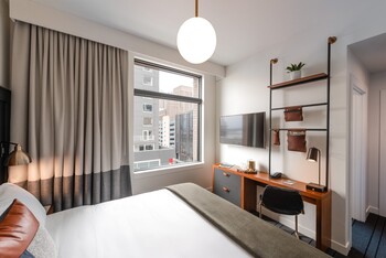 Superior City View King, at The State Hotel