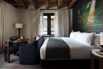 Douglas Fir Studio King, at Populus Seattle