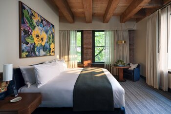 Noble Fir Studio King, at Populus Seattle