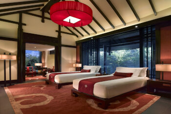 Three-Bedroom Villas: Three-Bedroom Mountain View Jet Pool Villa, at Banyan Tree Lijiang