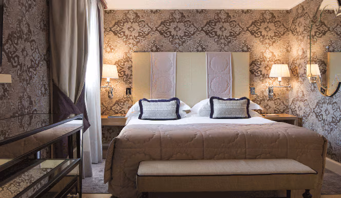 Deluxe Room Canal View, at Splendid Venice