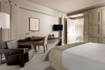 Acropolis Panoramic View Suite, at NJV Athens Plaza