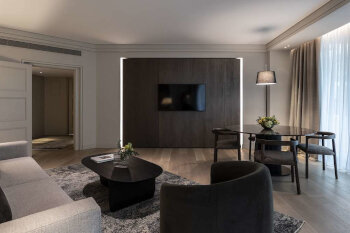 Deluxe City View Suite, at NJV Athens Plaza