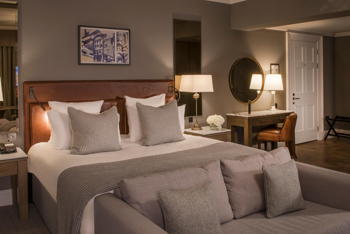 King Deluxe Garden View Room, at Kimpton Blythswood Square Hotel