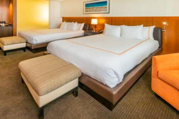 Deluxe Double Queen, at Hotel Arista