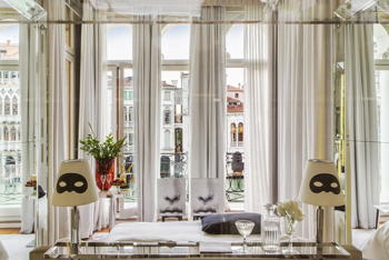 Signature Grand Canal Suite, at Palazzina G