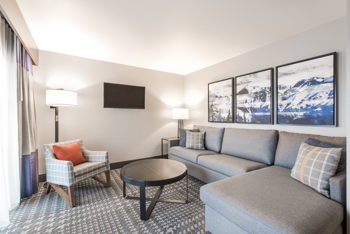 Symphony Suite 1 King, at The Heathman Hotel Kirkland
