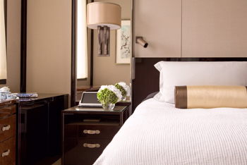 Deluxe Room, King, at The Peninsula Hong Kong