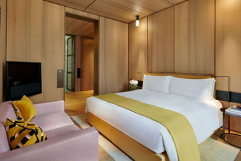 Deluxe Room, King, at Hotel Cafe Royal