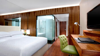 Deluxe Room, Guest room, 1 King, at Sheraton Grand Hotel & Spa