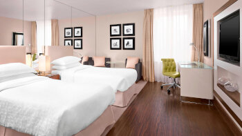 Deluxe Room, Guest room, 2 Twins, at Sheraton Grand Hotel & Spa