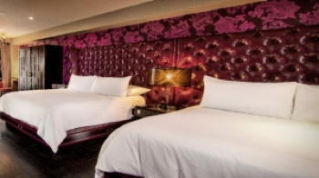 Luxury Room, 2 Queens, at The Cromwell Las Vegas