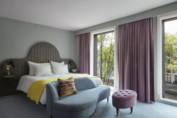 Classic King Canal View Room, at Pulitzer Amsterdam