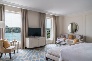 Junior Suites: Junior Suite Harbour, at The Langham Sydney