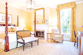 Premier Grand King, at Planters Inn