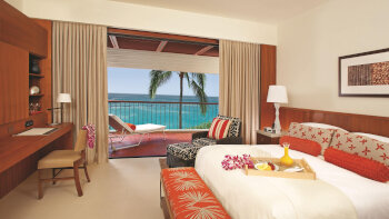 Oceanfront - King Bed, Guest room, 1 King, Oceanfront, Main Tower, Balcony, at Mauna Kea Beach Hotel