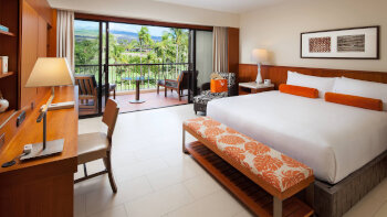 Deluxe Golf Vista - King, Guest room, 1 King, Golf view, Main Tower, Balcony, at Mauna Kea Beach Hotel