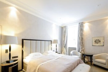 Deluxe Double Room, at Bayerischer Hof
