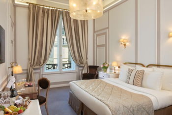 Rooms with Eiffel Tower View: Paris Eiffel Tower Room, at Hotel Regina Louvre