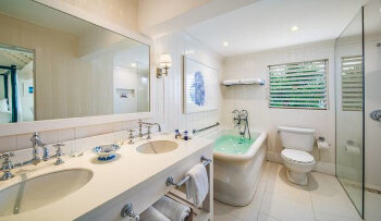 Premium Oceanfront Balcony Room-King, at Round Hill Hotel and Villas