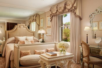 Deluxe Queen, at The Egerton House Hotel