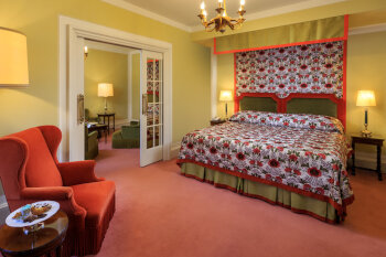 Double Deluxe Superior lake view Cardinal Bldg 4th floor/50 sq meters/538 sf no balcony, at Villa d