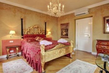 Deluxe City View, Queen Bed, at Alchymist Grand Hotel & Spa