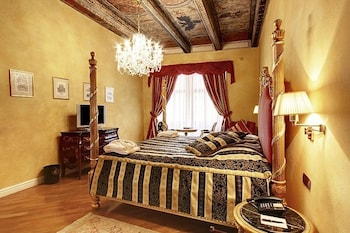 Royal Suite, 1 Queen Bed, at Alchymist Grand Hotel & Spa