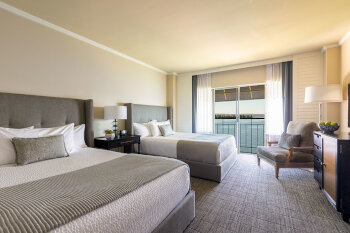 Lakefront Guestroom, 2 Queens, at Woodmark Hotel, Yacht Club & Spa
