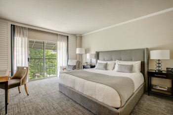 Woodmark Guestroom, 1 King, at Woodmark Hotel, Yacht Club & Spa