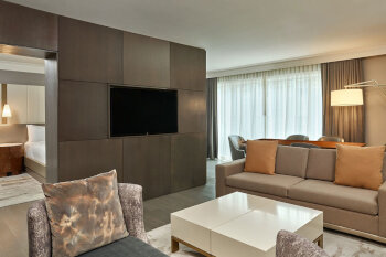 ADA Accessible, Junior Suite Mobility Accessible W/RI Shower, at Hotel Crescent Court