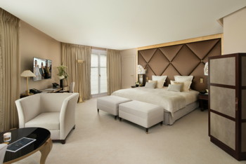 Deluxe Junior Suite, at Hotel Barriere Le Fouquet