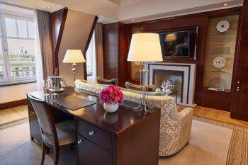 Junior Suite Brandenburg Gate, at Hotel Adlon Kempinski Berlin