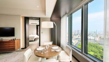 King Suite Bay Corner, at Conrad Tokyo