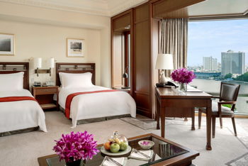 Deluxe Room: 2 Twin Beds, at The Peninsula Bangkok