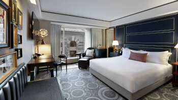 Deluxe, Guest room, 1 King, Courtyard view, at The Liberty Hotel