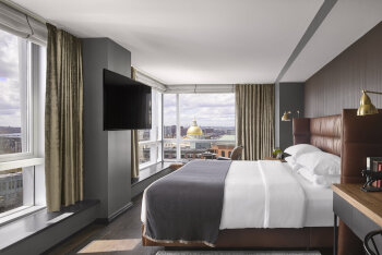 Premium Corner King Skyline View, at Hotel AKA Boston Common