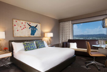 ADA Accessible 1 King Mobil Access RollIn Shwr High Flr, at Kimpton Hotel Palomar Phoenix