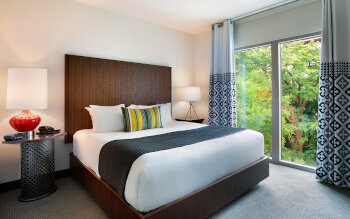 Riverview Corner King, at Hotel Contessa