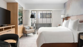 ADA Accessible, Seattle-View Hearing-Deluxe Accessible Room, King, at Four Seasons Hotel Seattle