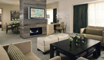 Governors Suite King, at Four Seasons Hotel Seattle